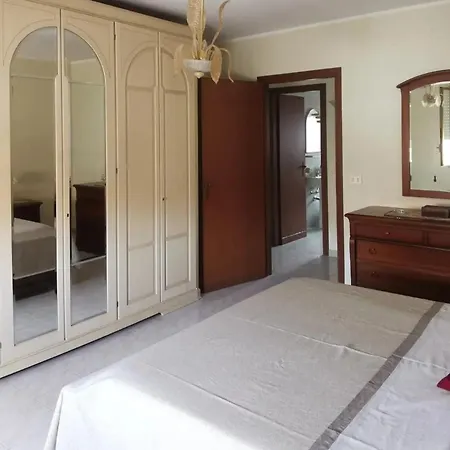 Apartment Lorenzo Guest With Free Private Parking-- Cantieri Culturali
